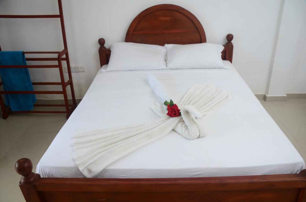 White Baby Hotel Hikkaduwa Exterior foto
